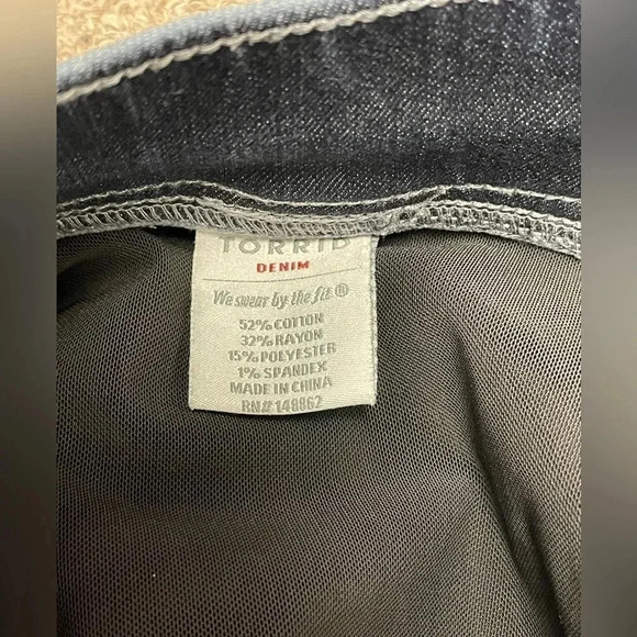 Torrid Denim Lean Jean  Size 5 - Picture 7 of 7